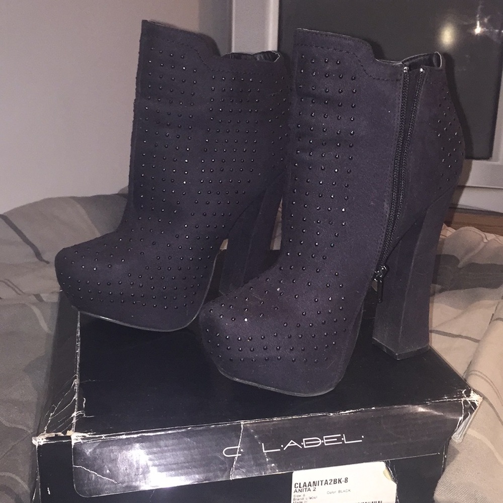 C Label booties - Picture 3 of 4